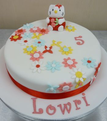Birthday Cake Picture on Birthday Cakes  Hello Kitty 5th Birthday Cake