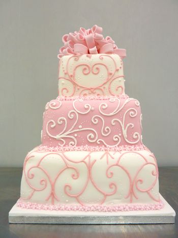 Wedding Cake Standstier on Wedding Cakes  3 Tier Piped Pink Present Wedding Cake