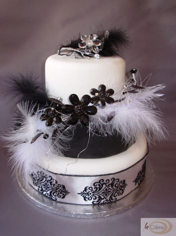 Black White Wedding Cake L