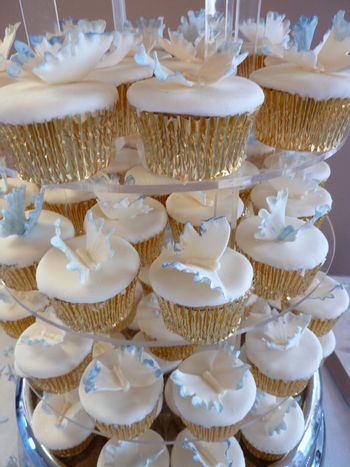 Wedding Butterfly on Wedding Cakes  Butterfly Cup Cakes