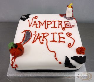 Vampires Diaries Cake2