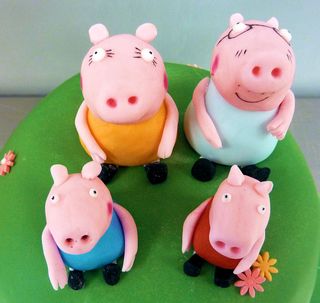 Pepper Pig & Family Cake toppers