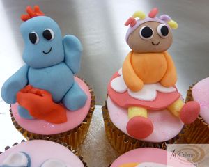 Iggle piggle and upsey daisy cup cakes S